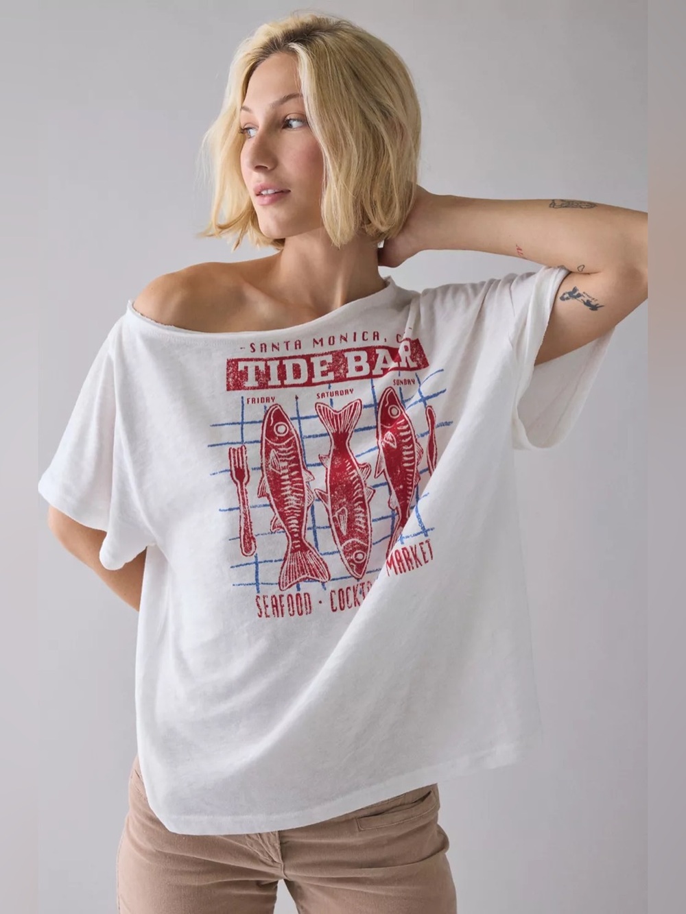 UO BDG Courtney Santa Monica Fish Graphic Off-The-Shoulder Oversized Tee